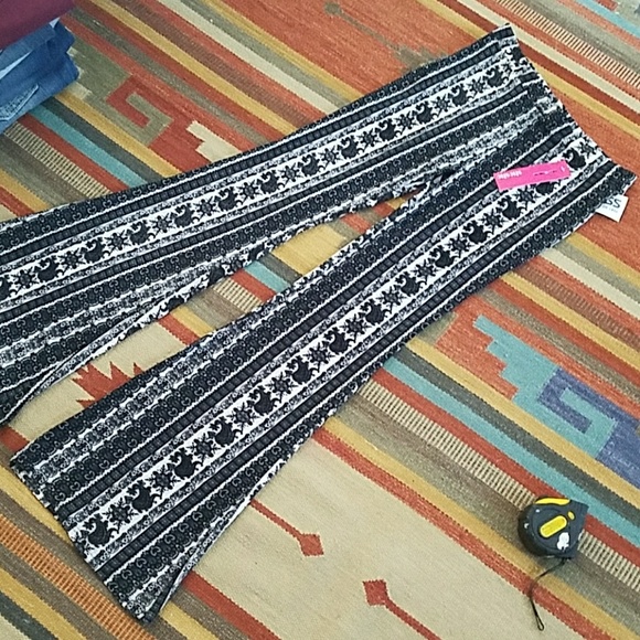 Bell bottom leggings - Picture 1 of 4